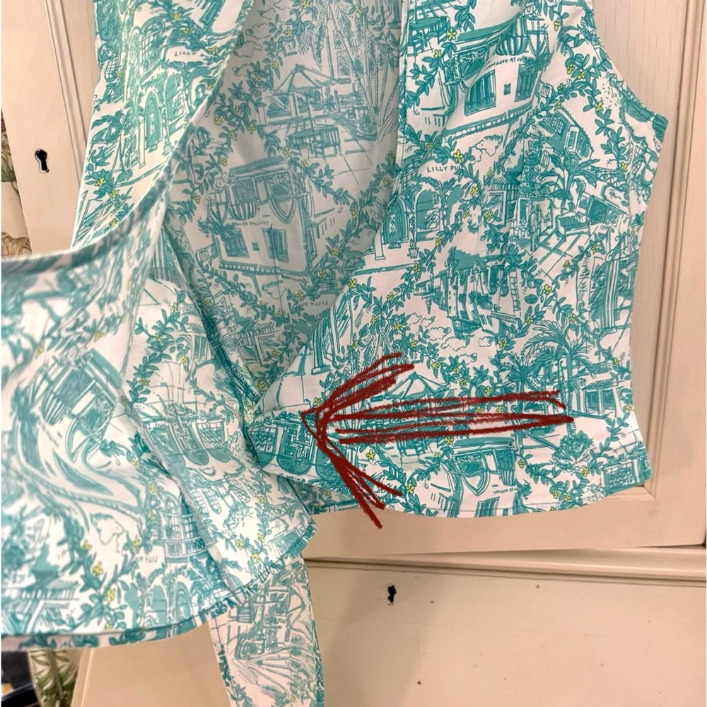 VTG RARE LILLY PULITZER WRAP SHIRT Size 10
Worth Ave pattern like new - Picture 5 of 8